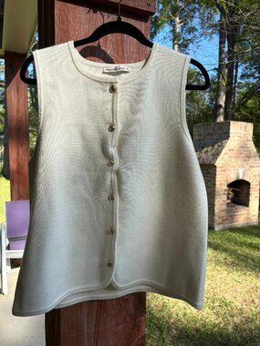 ABERCROMBIE AND FITCH Cream Sweater Tank with Gold Buttons Size XL